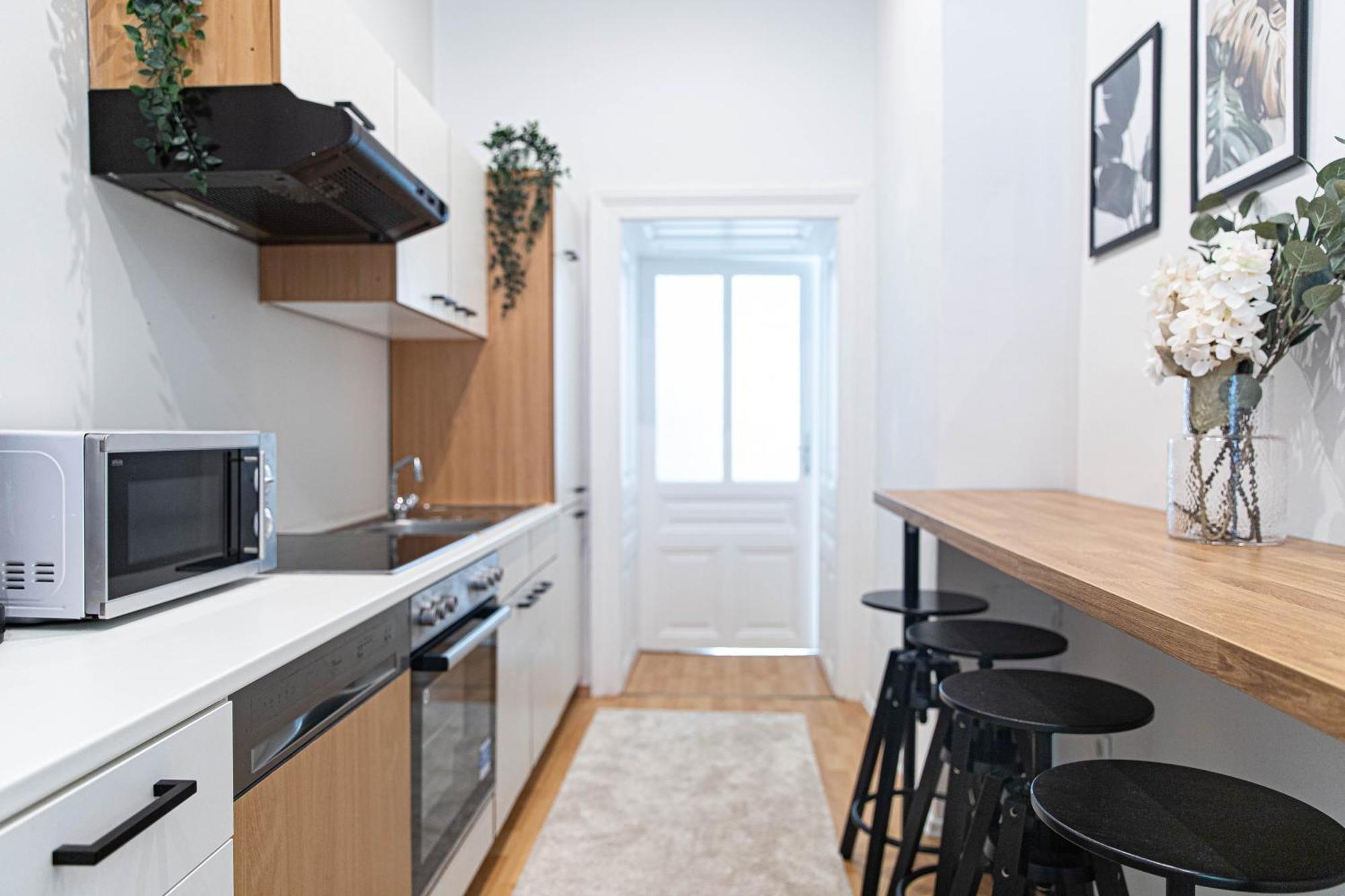 Spacious Apartment, 3 Min To U1 Reumannplatz Viena Exterior foto