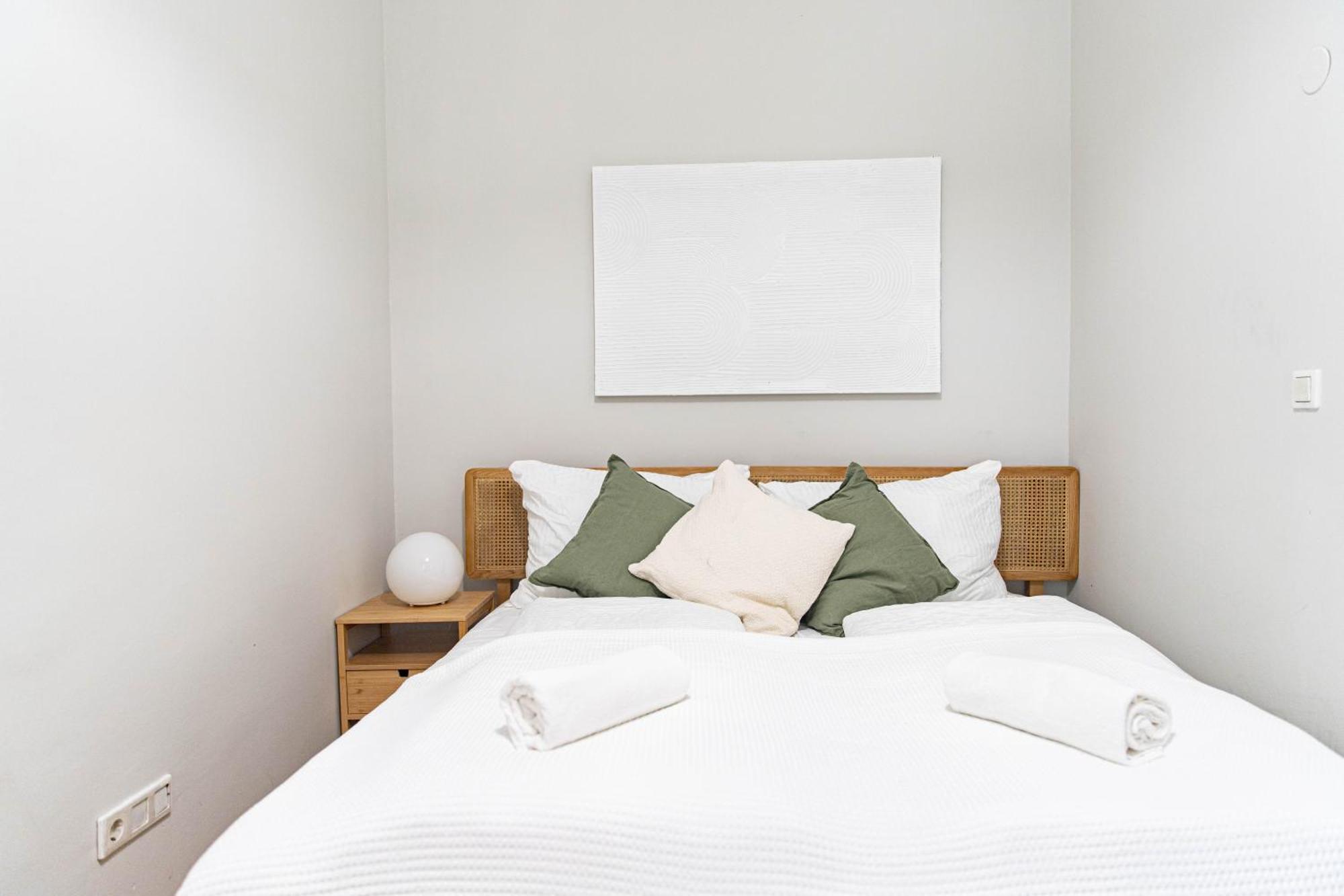 Spacious Apartment, 3 Min To U1 Reumannplatz Viena Exterior foto