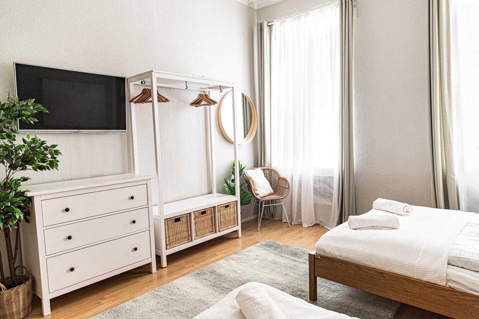 Spacious Apartment, 3 Min To U1 Reumannplatz Viena Exterior foto